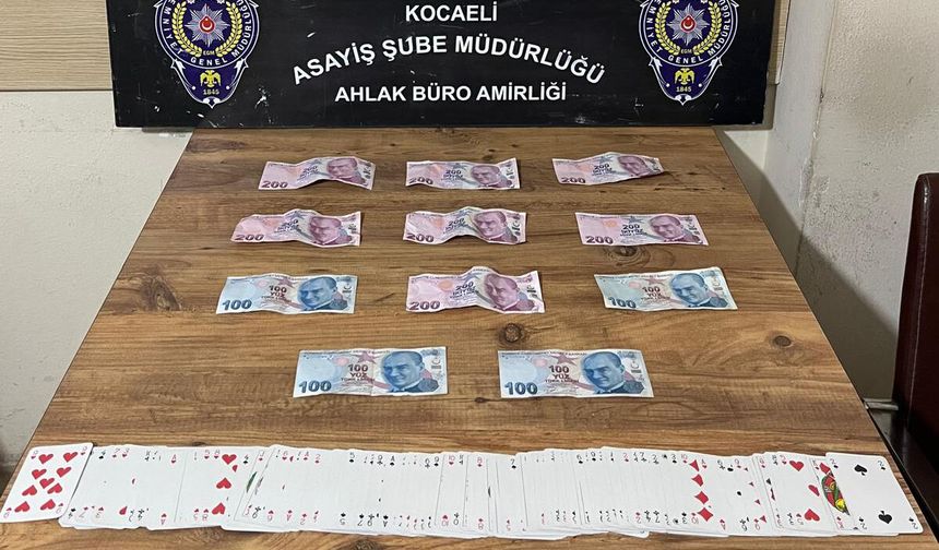 Darıca’da kumar oynayan 6 kişiye 69.624 TL para cezası verildi