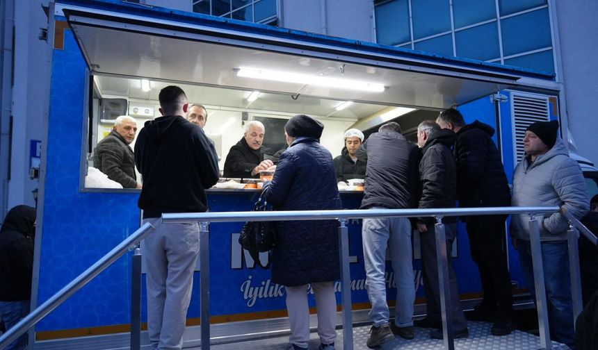 Gebze Ticaret Odası Mobil Aşevi Ramazan’da hastanelerde dayanışma sofrası kuruyor