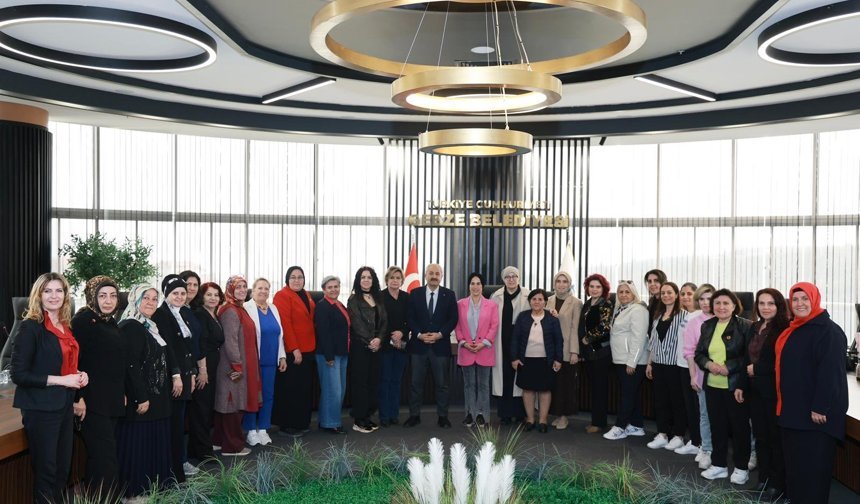 Gebze Belediyesi kadın muhtarları ağırladı
