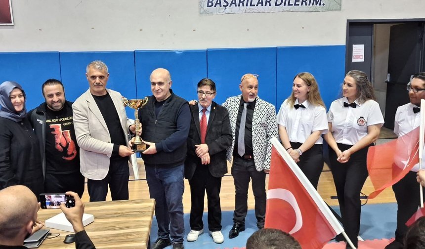İsmail Altay’dan Kandıra’da kickboks ziyafeti