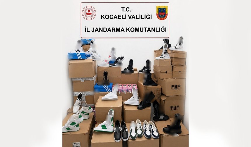 Jandarma piyasa değeri yaklaşık 3.750.000 TL’lik ünlü markalara ait sahte spor ayakkabısı ele geçirdi