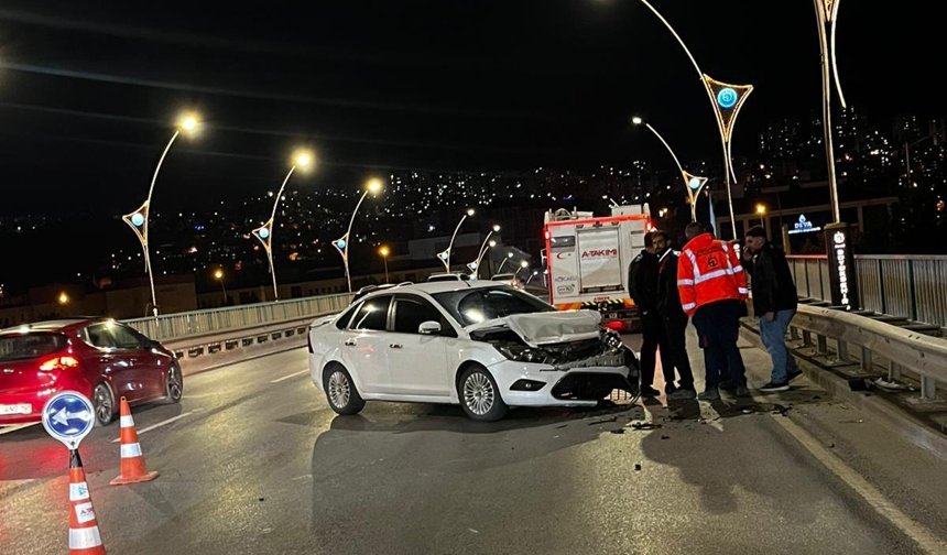 Yolda gördükleri kazaya hızla müdahale ettiler
