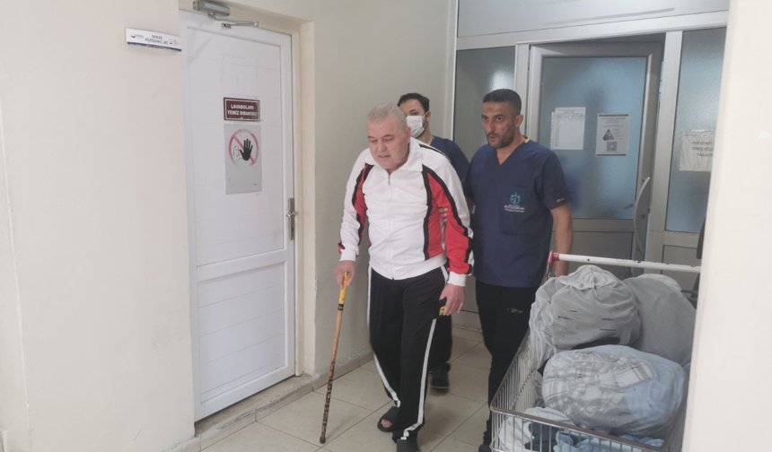 Çöp evden Büyükşehir’le hayata tutundu