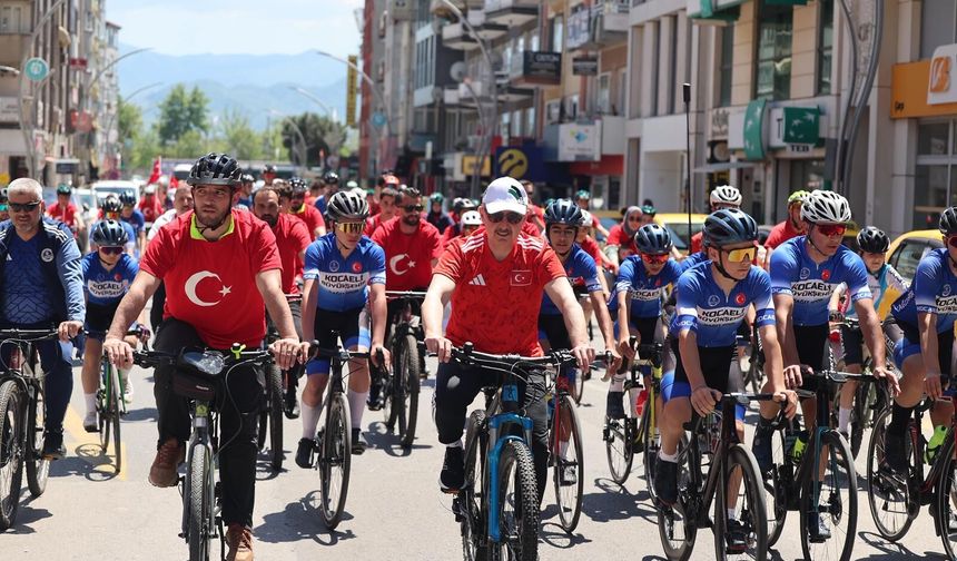 Büyükakın, 19 Mayıs coşkusunu  gençlerle birlikte yaşadı