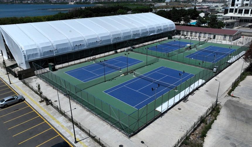 İzmit Tenis Spor Merkezi’ne 4 kapalı tenis kortu