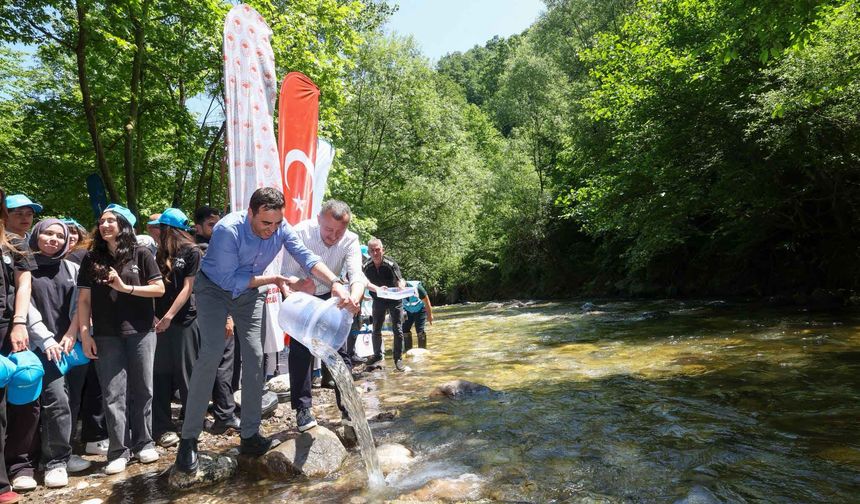 Kiraz Dere’ye 50 bin balık yavrusu daha bırakıldı