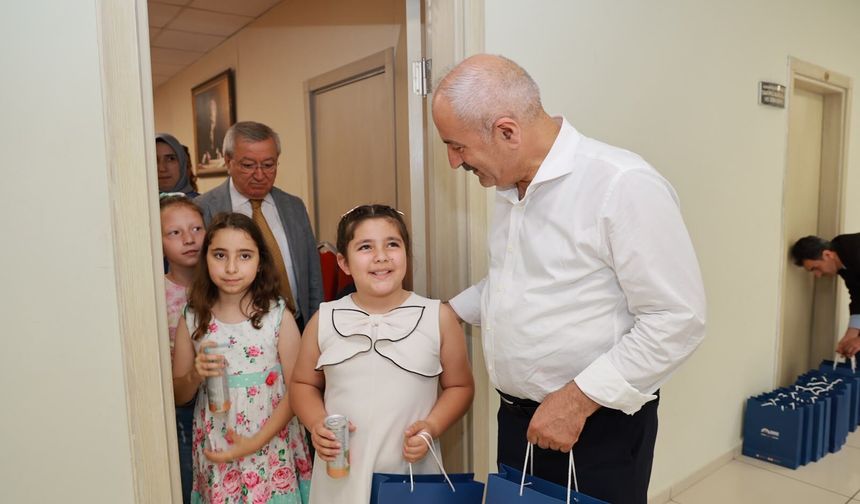 Minik öğrencilerden başkan Büyükgöz’e ziyaret