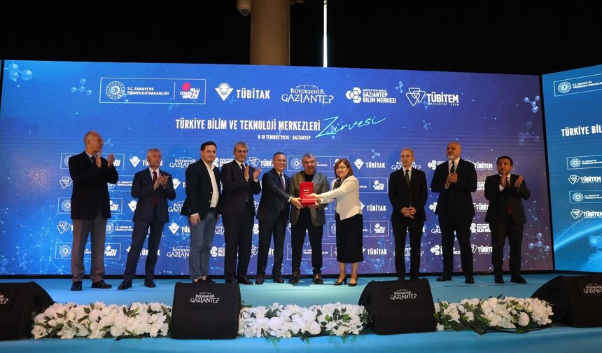 Büyükşehir’in bilim vizyonu ödülle taçlandı