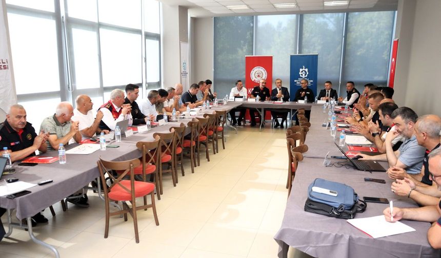 İtfaiyeciliğin geleceği Kocaeli’de konuşuldu