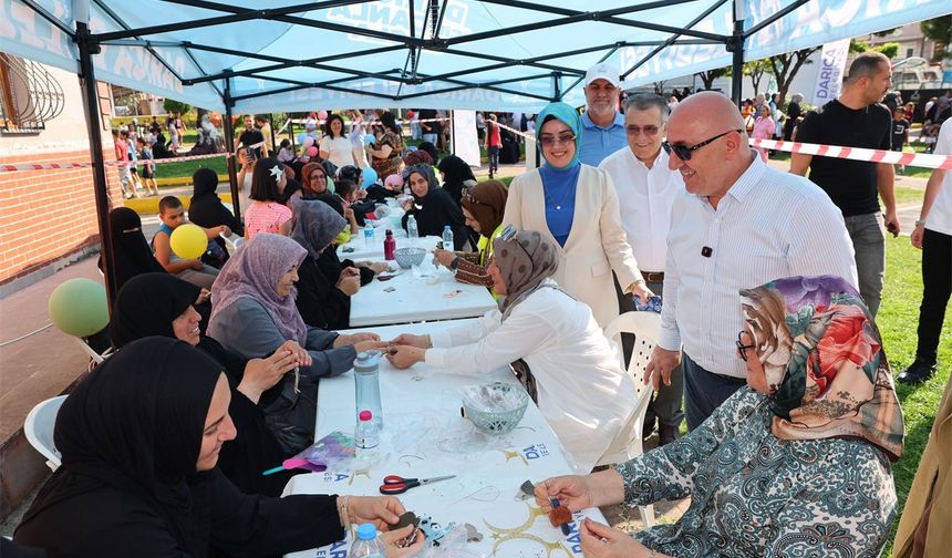 Mutluluk Otobüsü mahalle mahalle çocuklarla buluşuyor