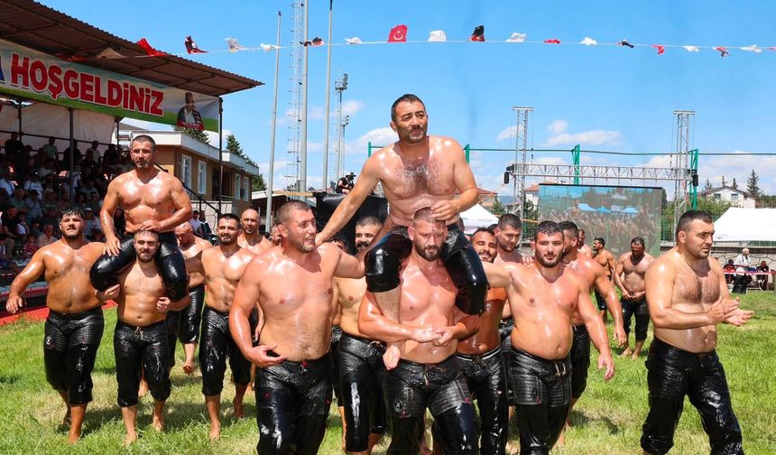 42. Karamürsel Altınkemer Yağlı Pehlivan Güreşleri gerçekleştirildi