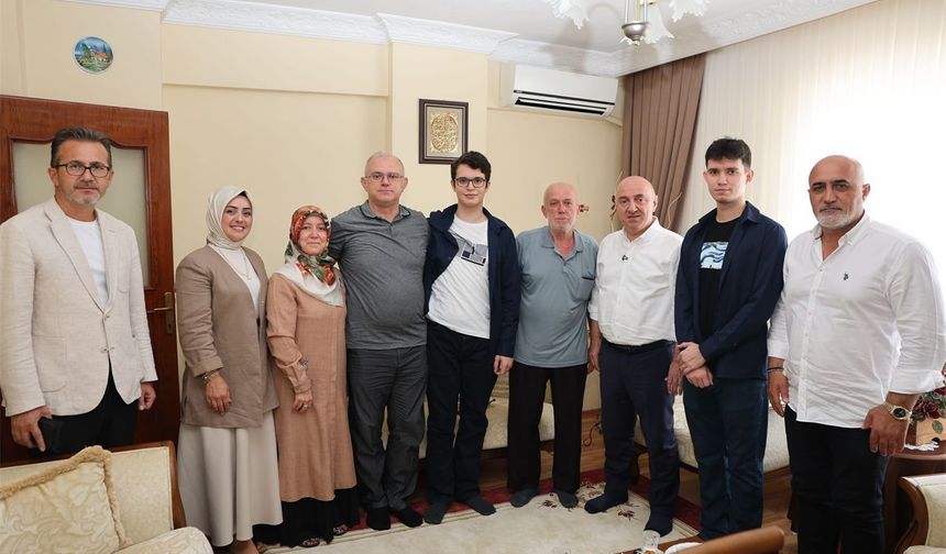 Darıca Belediyesi’nin eğitim desteği meyve vermeye devam ediyor