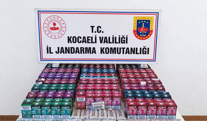 Dilovası ve Gebze’de 3 araçta kaçak mallar ele geçirildi