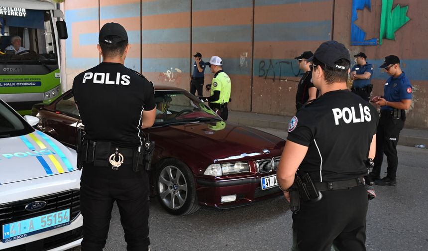 83 ekiple yapılan uygulamada aranan 50 şahıs yakalandı