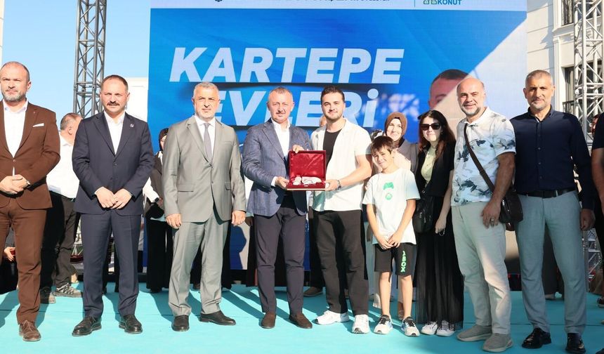 Büyükşehir 144 aileyi daha ev sahibi yaptı