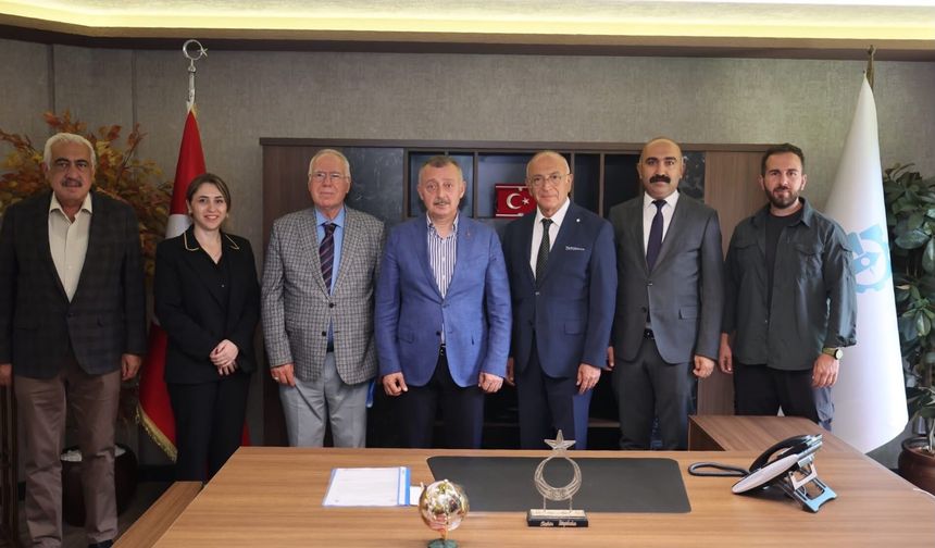 Cem Vakfı, teşekkür için Başkan Büyükakın’a geldi