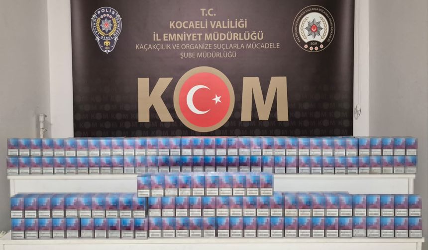 Kartepe Uzunçiflik otoyol gişeler çıkışında durdurulan bir araçta yapılan aramada kaçak sigara ele geçirildi