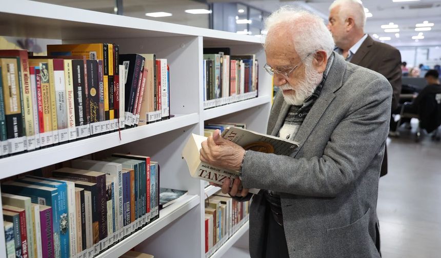 Prof. Dr. İhsan Süreyya Sırma’dan Çoban Mustafa Paşa Kütüphanesi’ne ziyaret