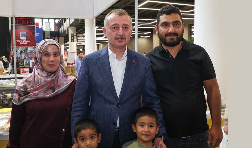 Büyükakın, 7’den 70’e tüm kitapseverlere teşekkür etti