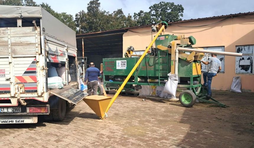 Bu makine ürünü ayrıştırıyor, çiftçinin yükünü azaltıyor