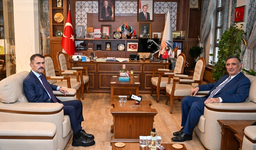 Vali İlhami Aktaş, Gebze Teknik Üniversitesi Rektörü Prof. Dr. Hacı Ali Mantar’ı ziyaret etti