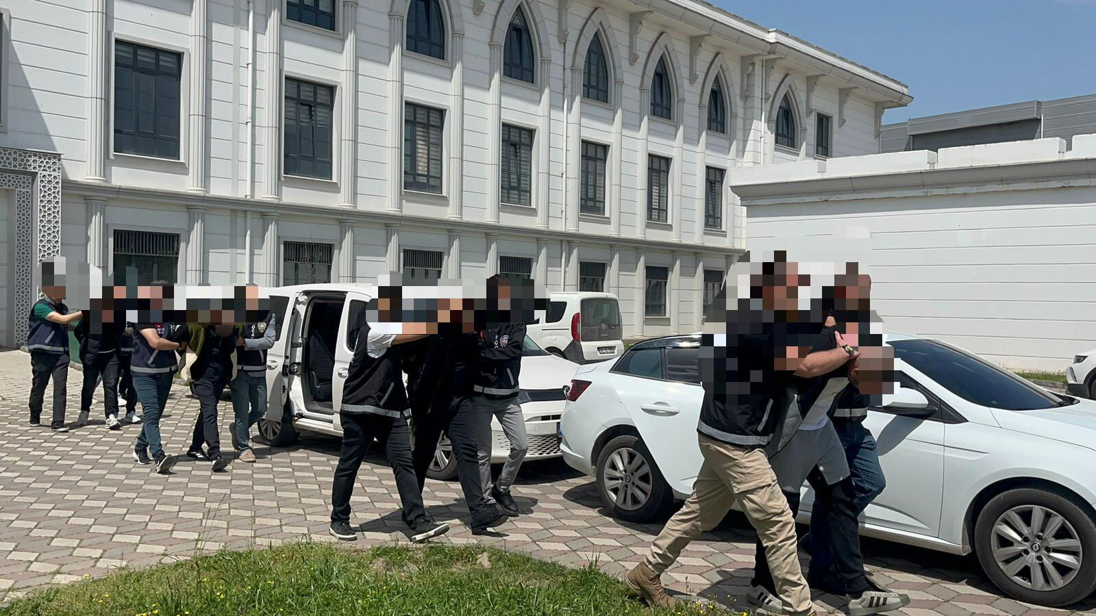 Eğlence mekanını kurşunlayan 5 kişi yakalandı