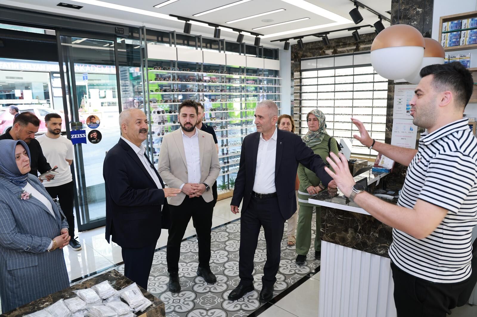 Büyükgöz, Osman Yılmaz Mahallesi’nde esnafla buluştu