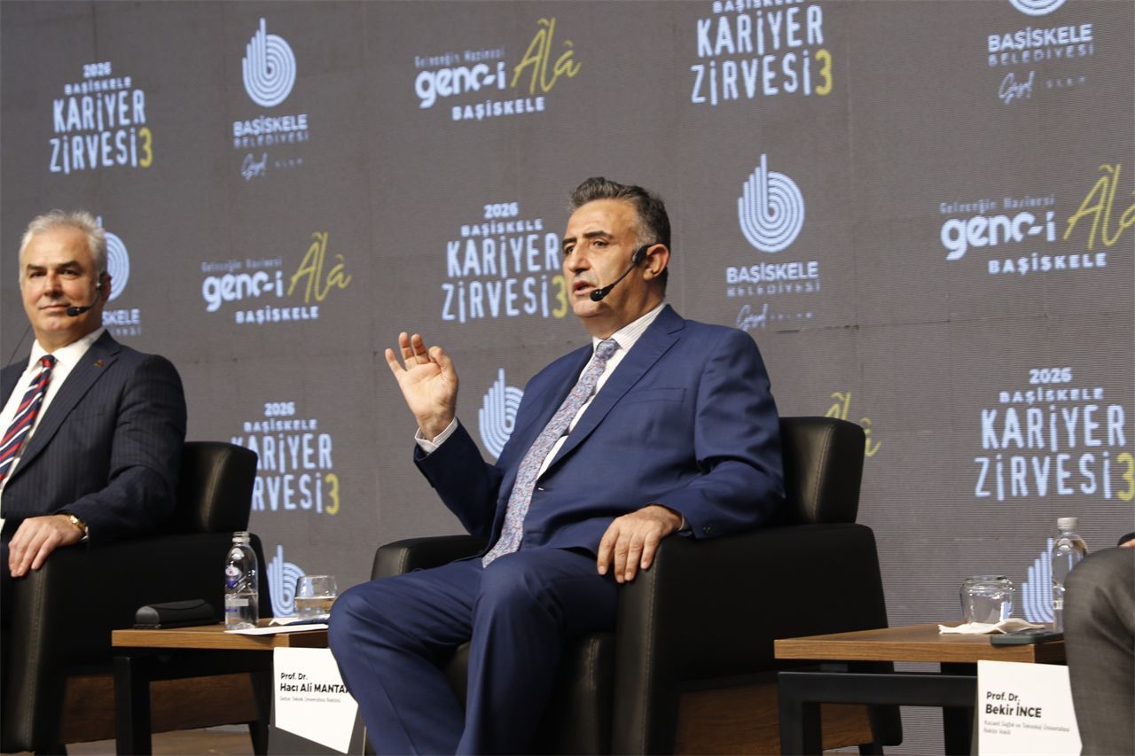 Prof. Dr. Hacı Ali Mantar, Başiskele Kariyer Zirvesi’nde gençlerle buluştu