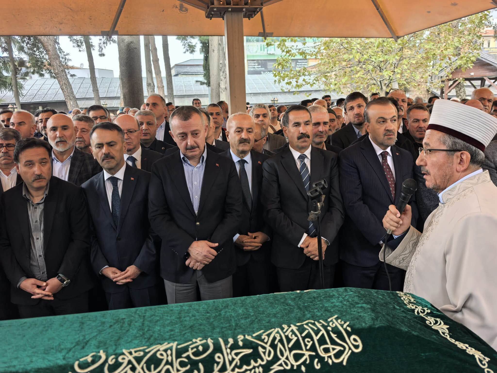 Vali Çiçek’in babaannesi dualarla ebediyete uğurlandı